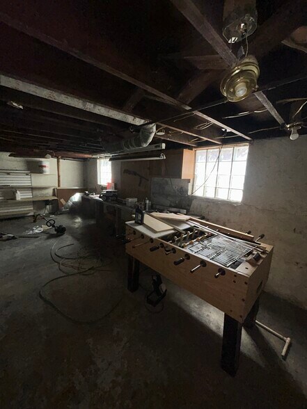 Building Photo - 2345 Iowa St