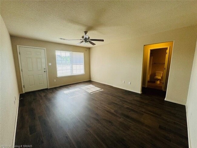 Building Photo - 6601 Huntington Ct