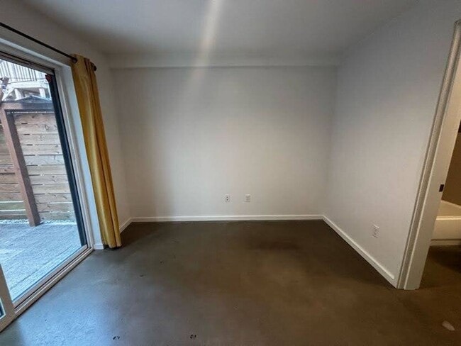 Building Photo - Modern Townhome For Lease Near Columbia City | 2 Bed | 2.5 Bath | A/C | Covered Parking
