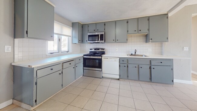 Building Photo - 50 Plymouth St