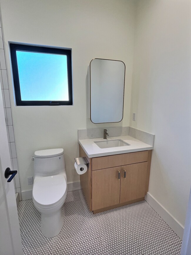 Building Photo - 5340 Grosvenor Blvd