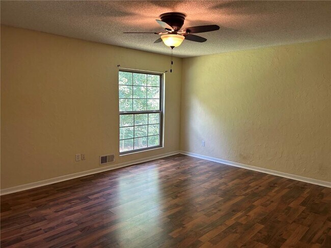 Building Photo - 9775 Loblolly Ln