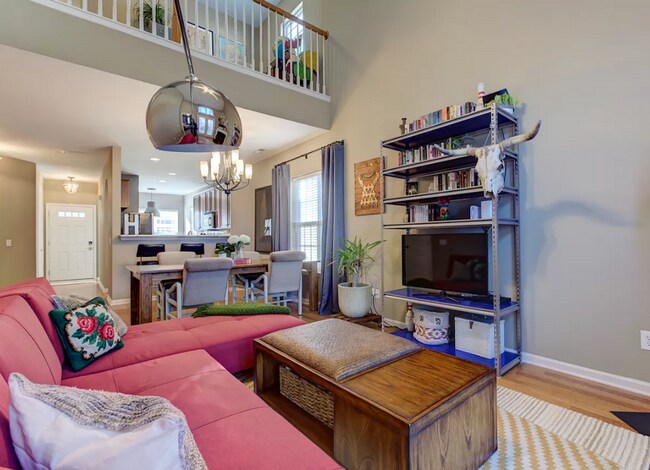 Building Photo - Charming 3BD, 2.5BA Raleigh Townhome with ...