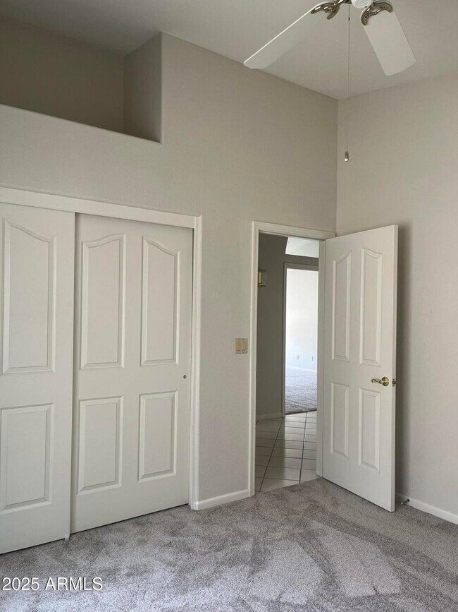 Building Photo - 9440 E Palm Tree Dr