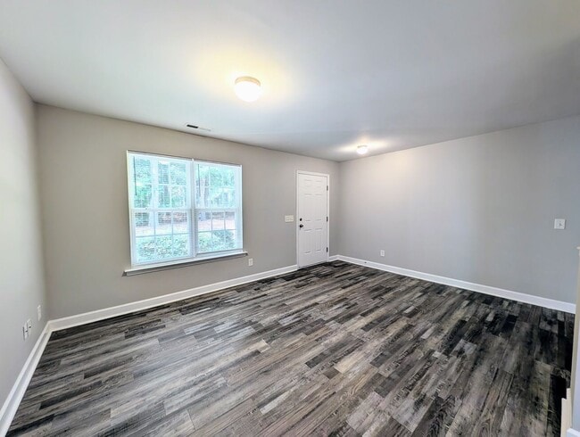 Building Photo - 830 N Taylor St