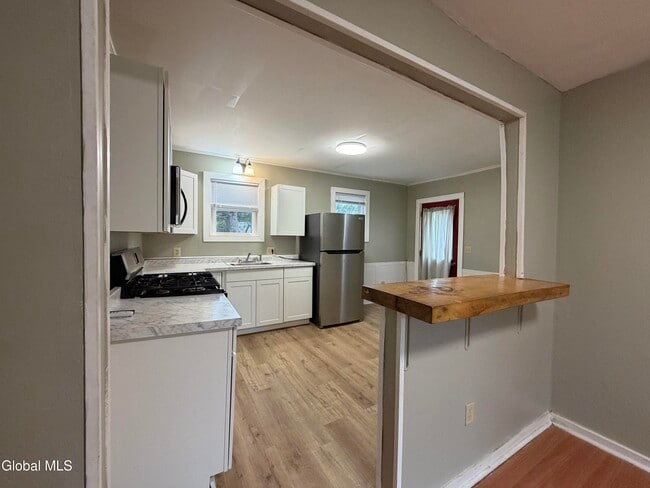 Building Photo - 20 Baldwin Ave