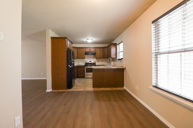 Building Photo - Emerson Elementary Zoned - 3 bedroom / 2 b...