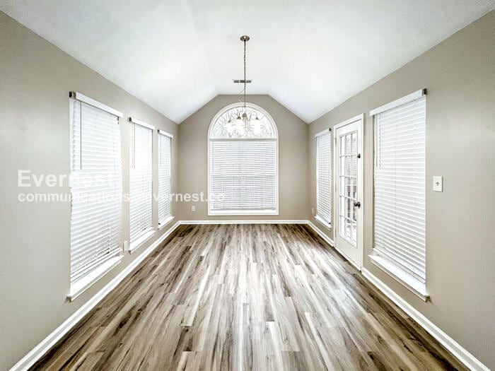 Building Photo - 320 Ashley Woods Dr