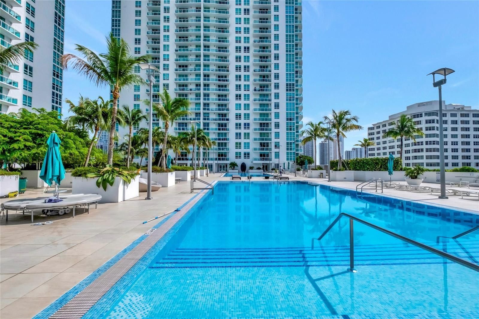 Building Photo - 951 Brickell Ave
