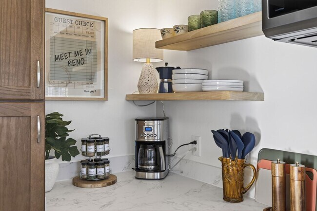 Building Photo - Welcome to Reno Nevada’s Biggest Little BnB !!