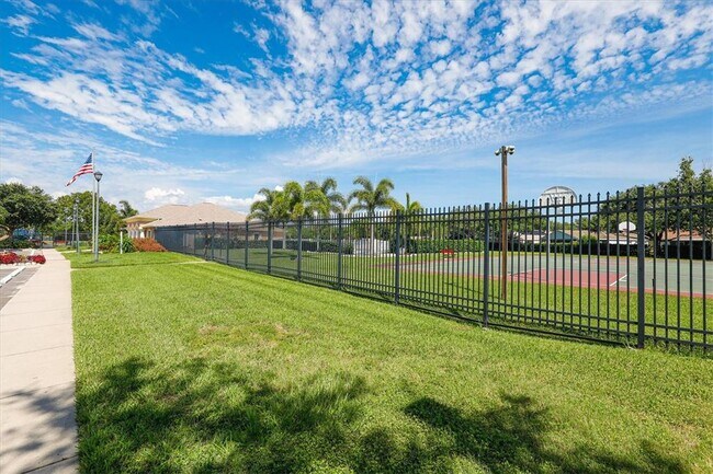Building Photo - 4617 Egmont Dr