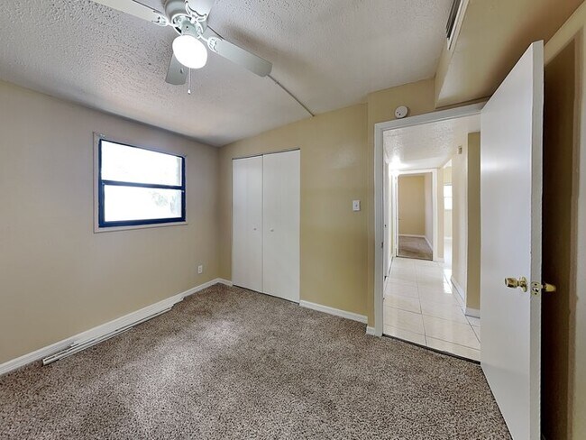 Building Photo - 8403 Libby Ln