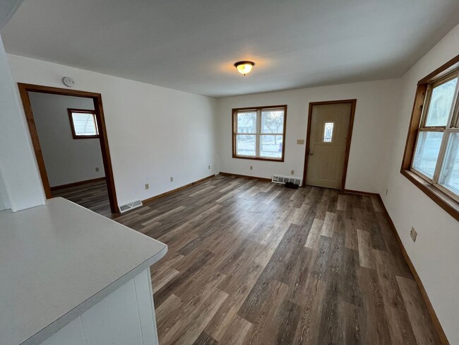 Building Photo - 1 bed 1 bath single family home in Merrill