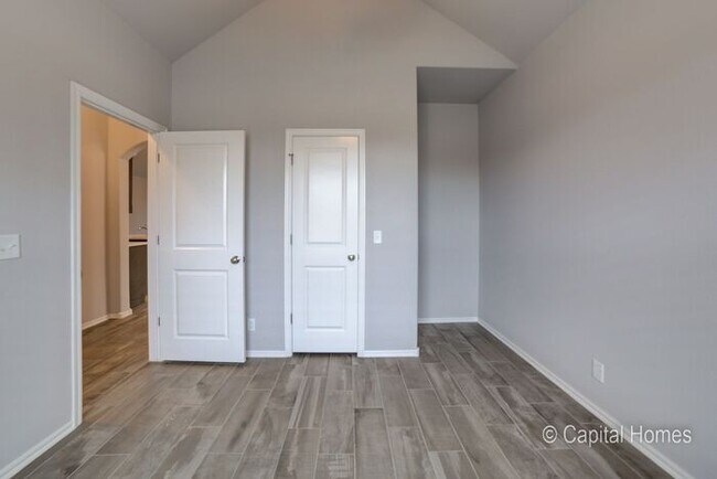 Building Photo - Move In Special! Relax In The Comfort of a...