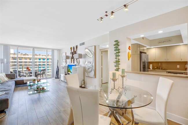 Building Photo - 5600 Collins Ave