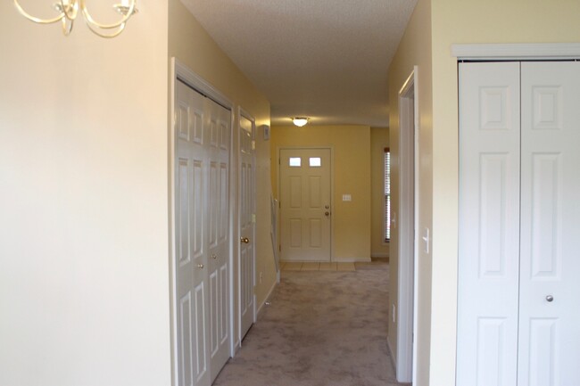 Building Photo - Spacious 3-Bedroom End Unit in Liberty Squ...