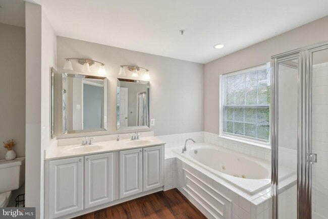 Building Photo - 4634 Ripley Manor Terrace