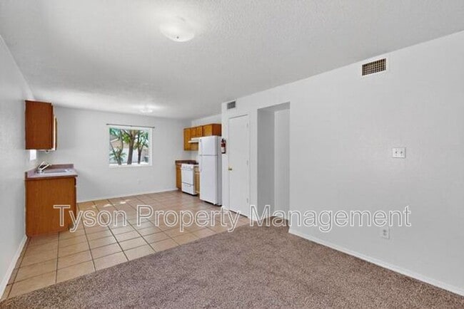 Building Photo - 1301 Amole Vista St SW
