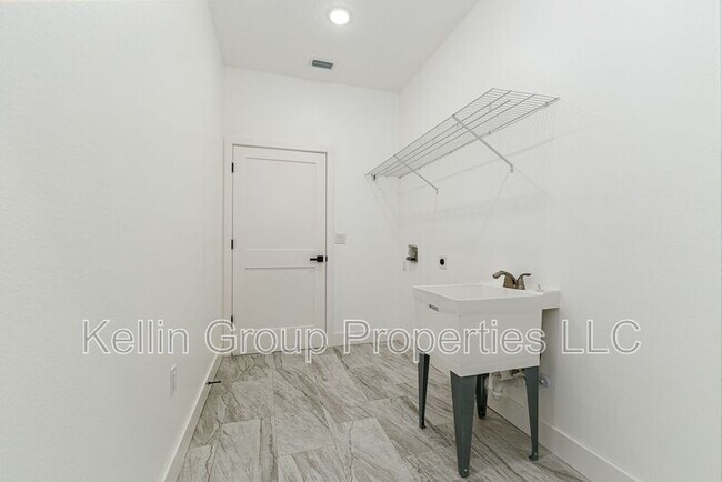 Building Photo - 3845 Osprey Pointe Cir