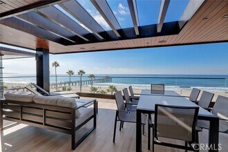 Building Photo - 1208 The Strand