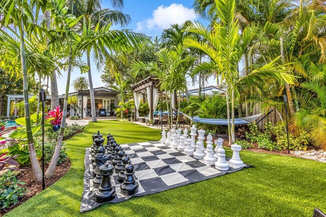 Building Photo - 2004 NE 17th Way