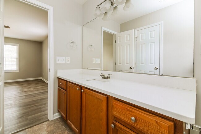 Building Photo - 3733 Blue Blossom Dr