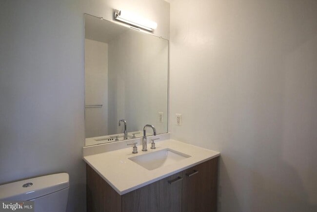 Building Photo - 515 N Washington St