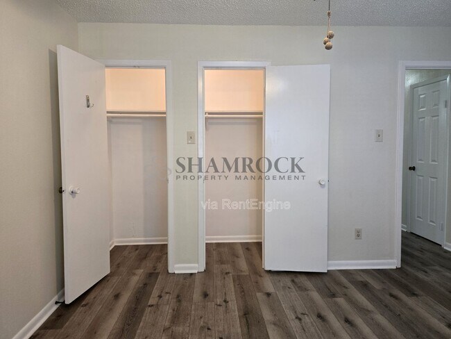 Building Photo - 6625 Dunn Dr