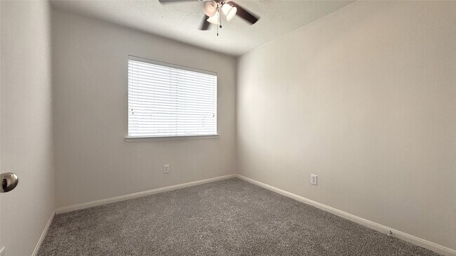 Building Photo - 4243 Daisy Meadow Dr