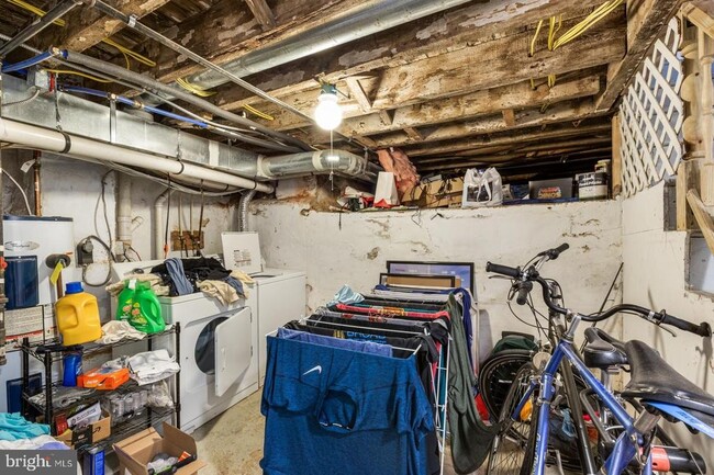 Building Photo - 803 Cameron St