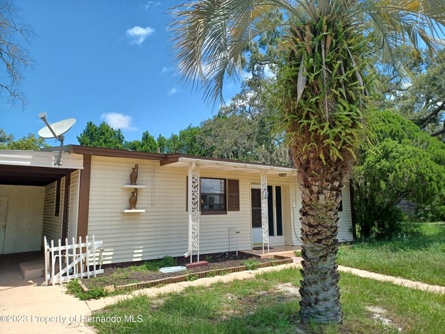 Building Photo - 595 Swallow Ln
