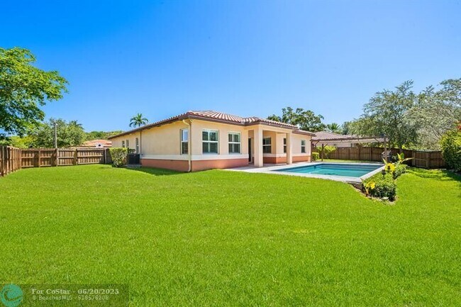 Building Photo - 6412 SW 55th Pl