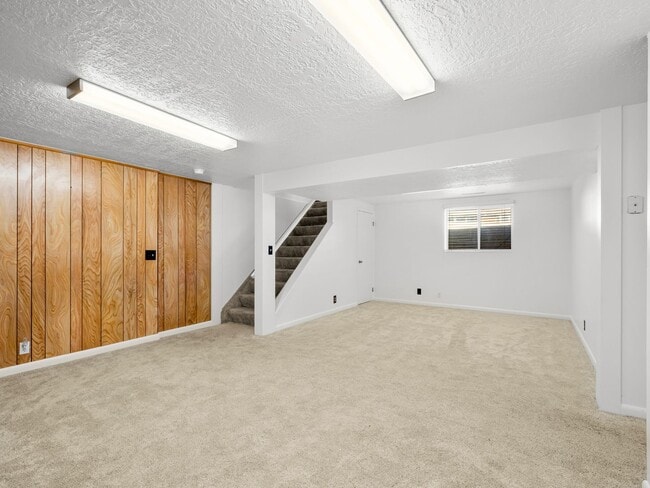 Building Photo - Beautiful home for rent!