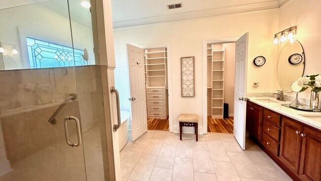 Building Photo - Call to schedule a tour!