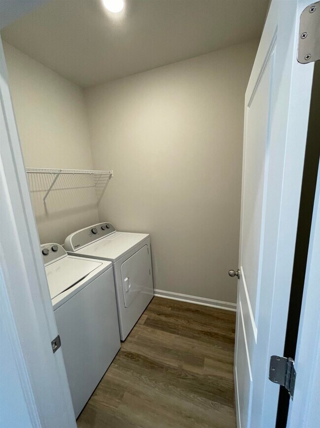 Building Photo - 5175 Yellowstone Dr