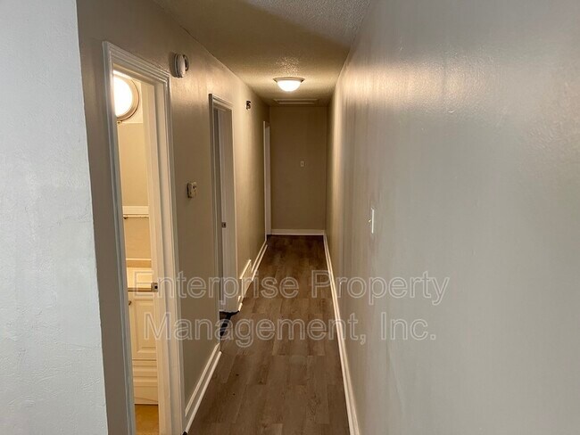 Building Photo - 1355 Garden Rd