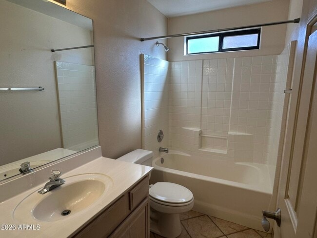 Building Photo - 14462 N Sherwood Dr