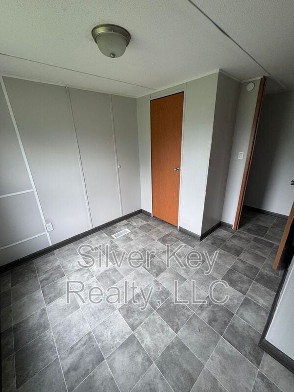 Building Photo - 270 Co Rd 213