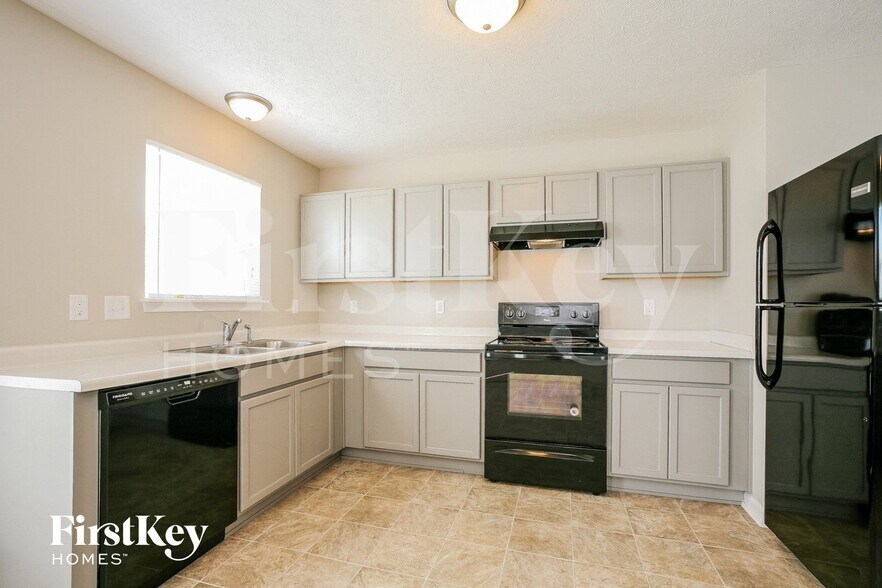 Building Photo - 8107 Grove Berry Way