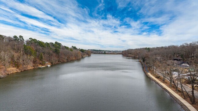 Building Photo - Furnished 3 Bedroom Lakewood Home with Lake View