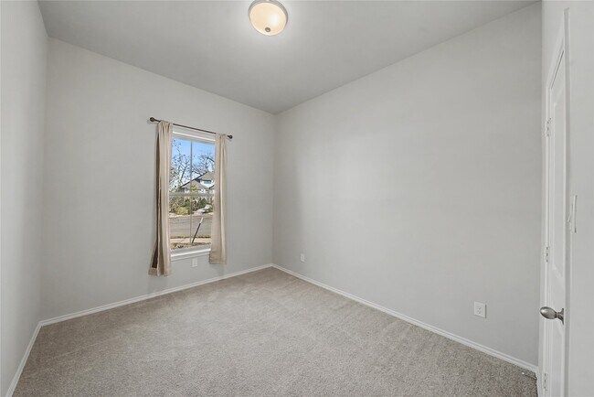 Building Photo - 1207 Carswell Grove Dr