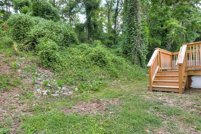 Building Photo - 655 Seymour Dr