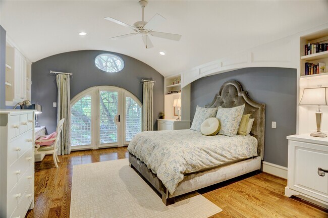 Building Photo - 5015 Jason St