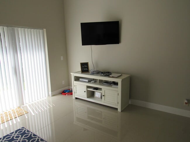 Building Photo - 22444 Middletown Dr