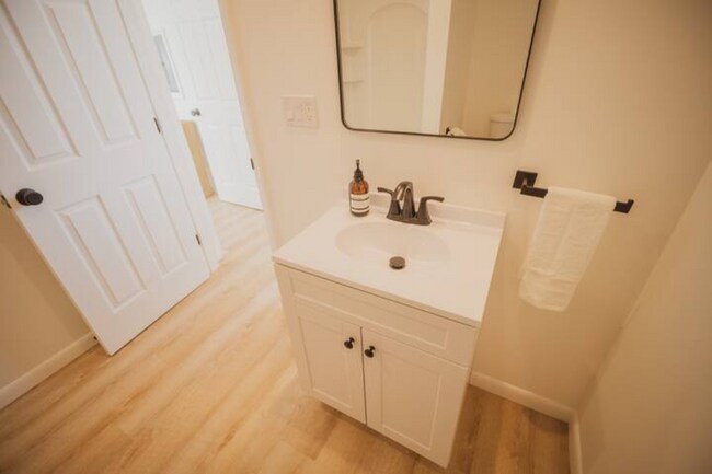 Building Photo - 104 Northside Dr