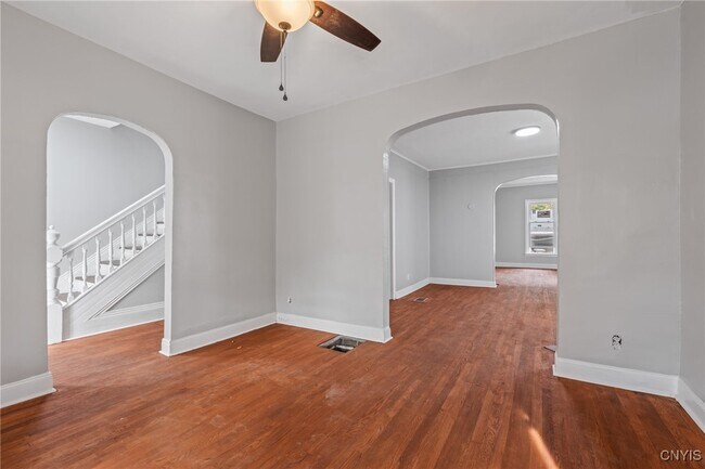 Building Photo - 145 Hixson Ave