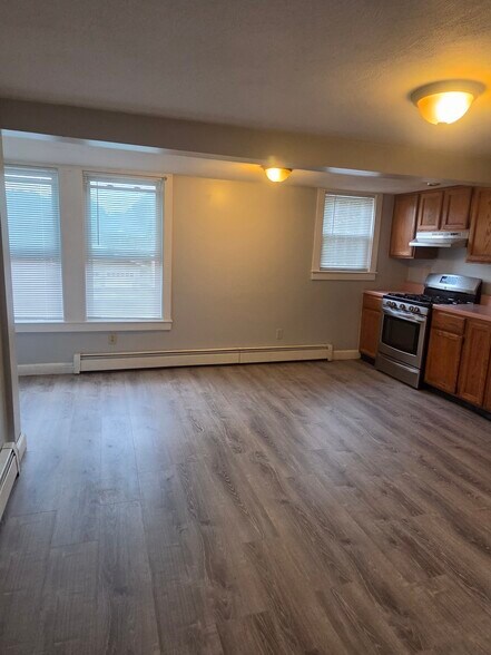 Building Photo - 128 Weare St