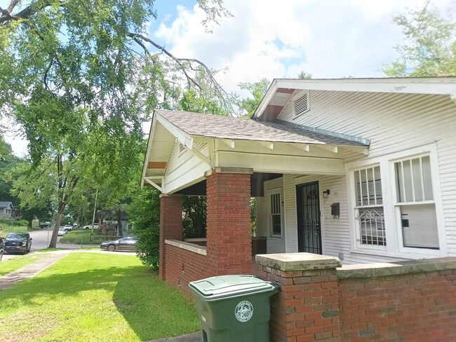 Building Photo - 1313 4th Terrace W