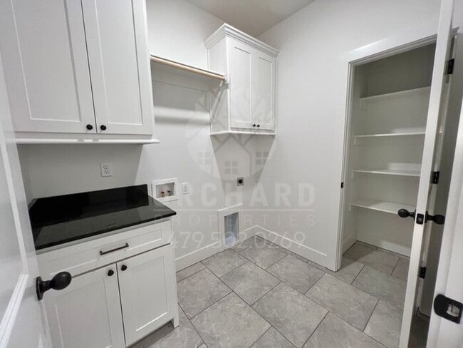 Building Photo - Siloam Springs- Single-Family Home- Spacio...