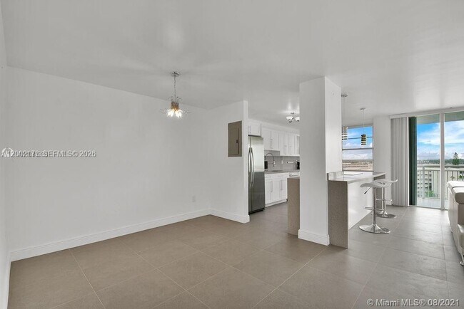 Building Photo - 18041 Biscayne Blvd